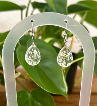 Dried Flower Resin Drops with Queen Anne's Lace