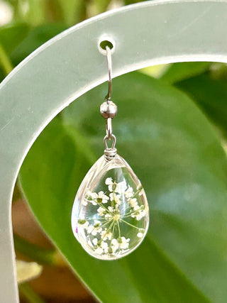 Dried Flower Resin Drops with Queen Anne's Lace