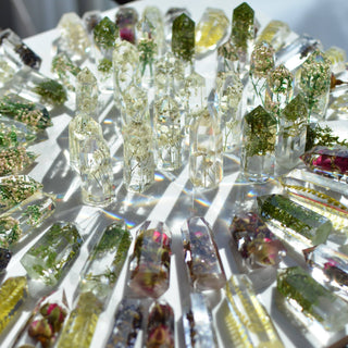 Mini Floral Crystal Tower Obelisk - Purple Statice