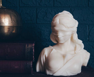 BLIND LADY JUSTICE CANDLE | PILLAR