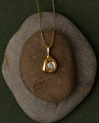 Pebble Necklace: Clear