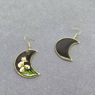 Dried Flower Moon Earrings with Baby’s Breath & Fern