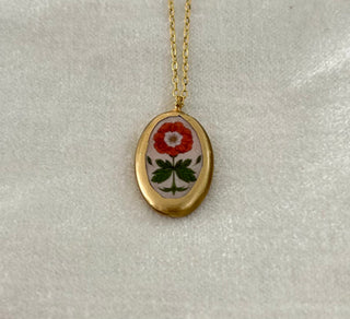 Delicate Vintage Style Brass Pendant Necklace