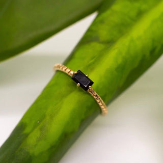 Brass Decorated Prong Stone Ring: Emerald