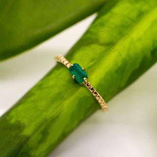 Brass Decorated Prong Stone Ring: Emerald