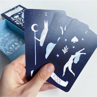 Lisa Junius | The Cosmic Woman Tarot